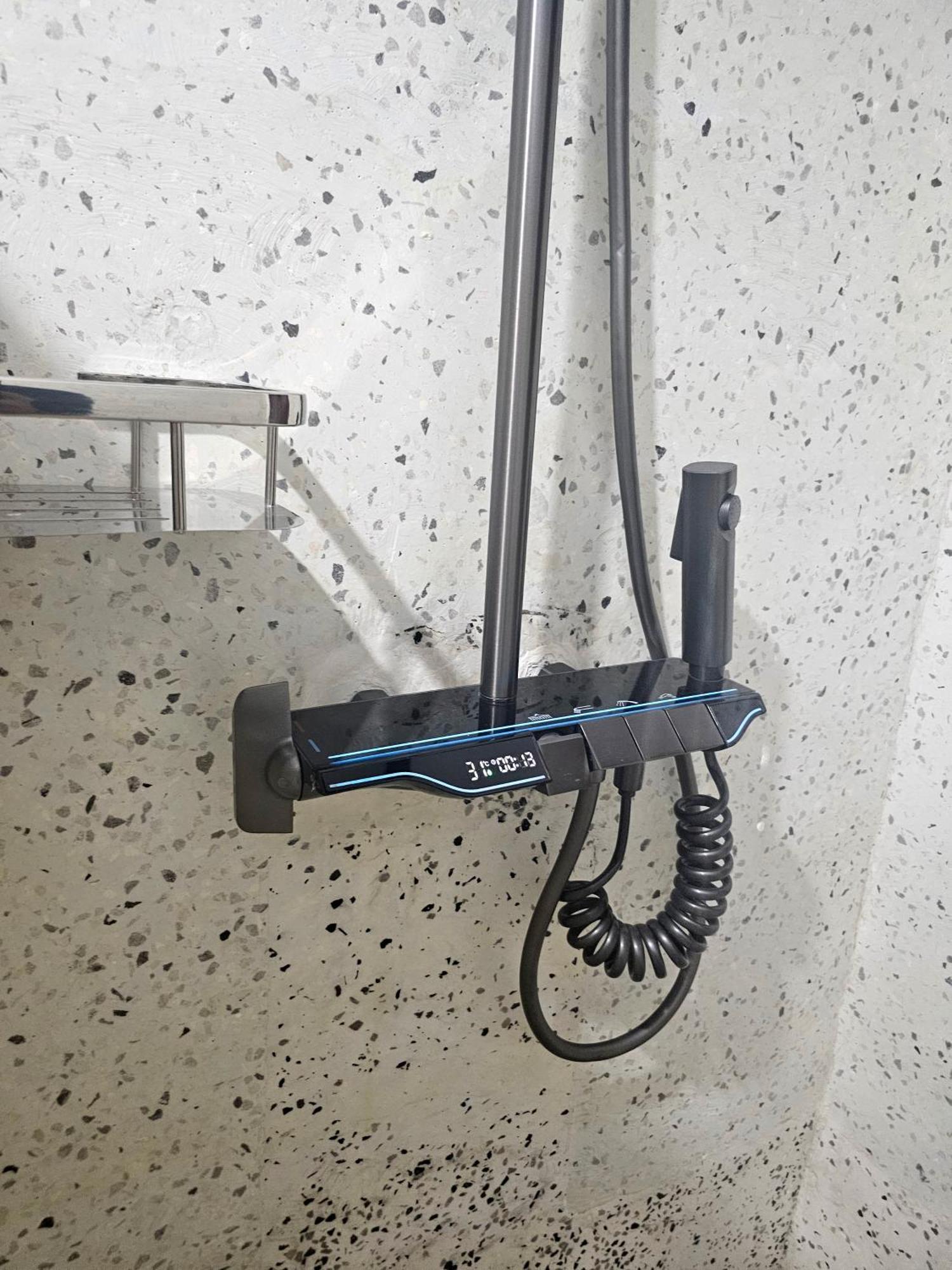 ואנג ויינג Win Hotel מראה חיצוני תמונה