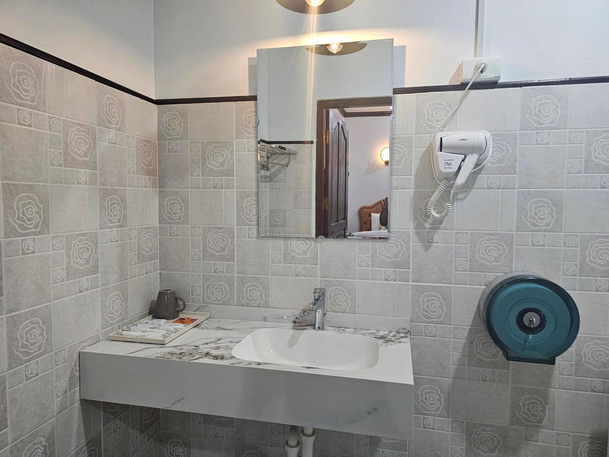 ואנג ויינג Win Hotel מראה חיצוני תמונה